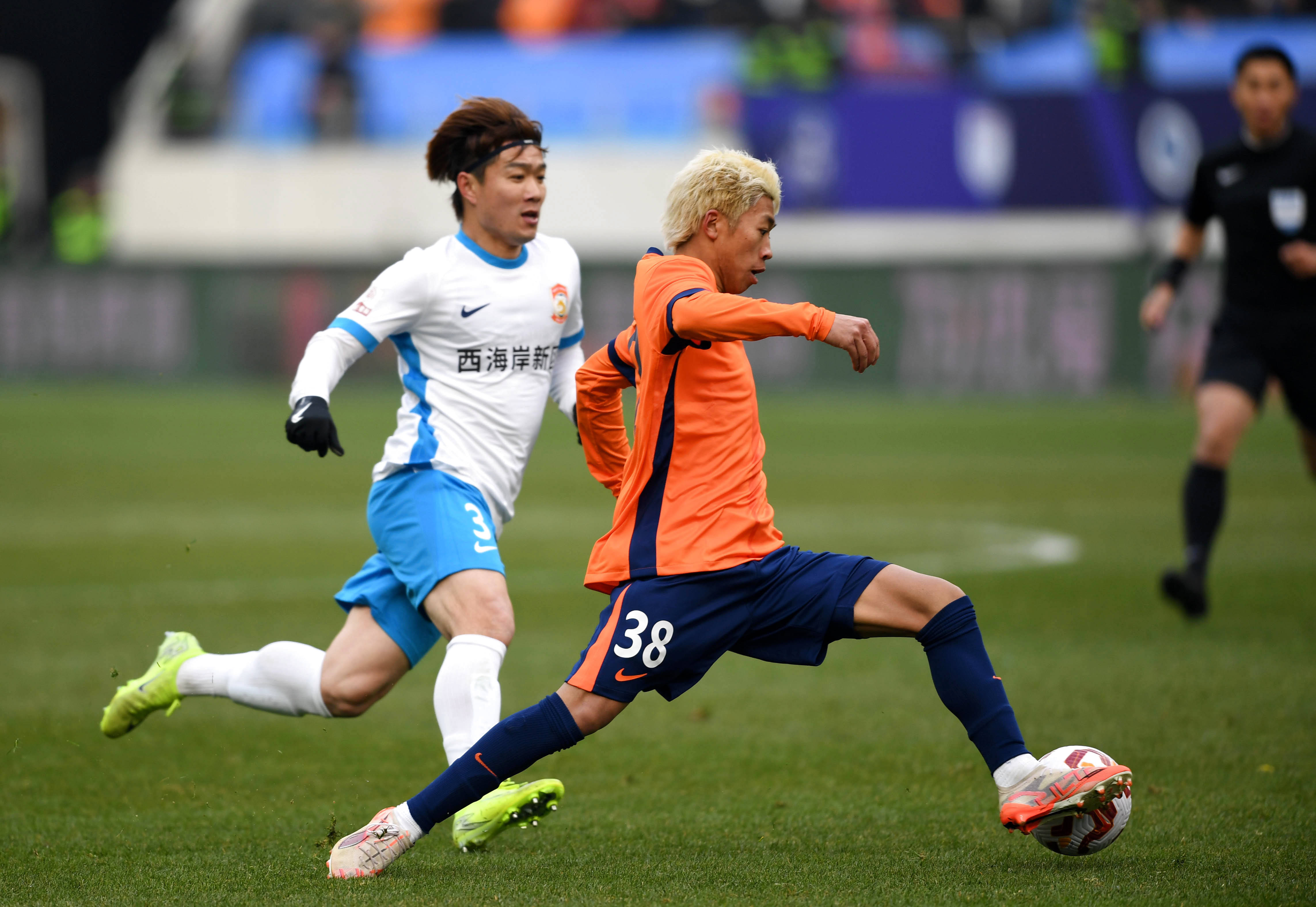 详细阅读:od体育官网app-关于在上海海港赛场上演中超,爆冷,引发球迷泪目的信息 od体育官网app-关于在上海海港赛场上演中超,爆冷,引发球迷泪目的信息