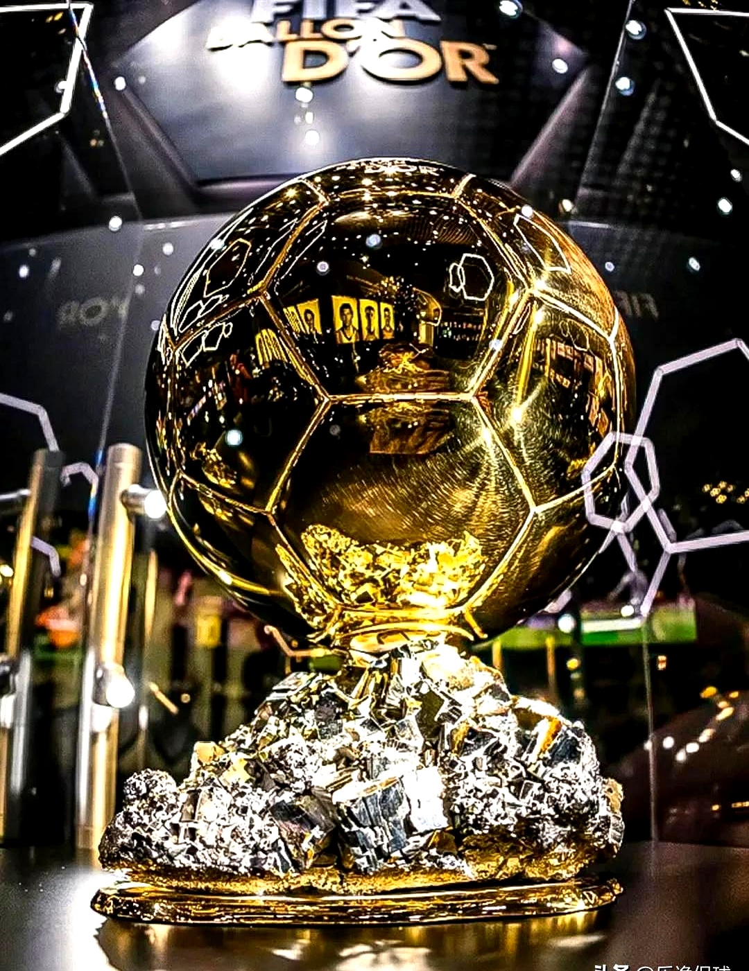 od体育官方登录入口-足球赛事精彩纷呈,球队斗志昂扬冲击冠军