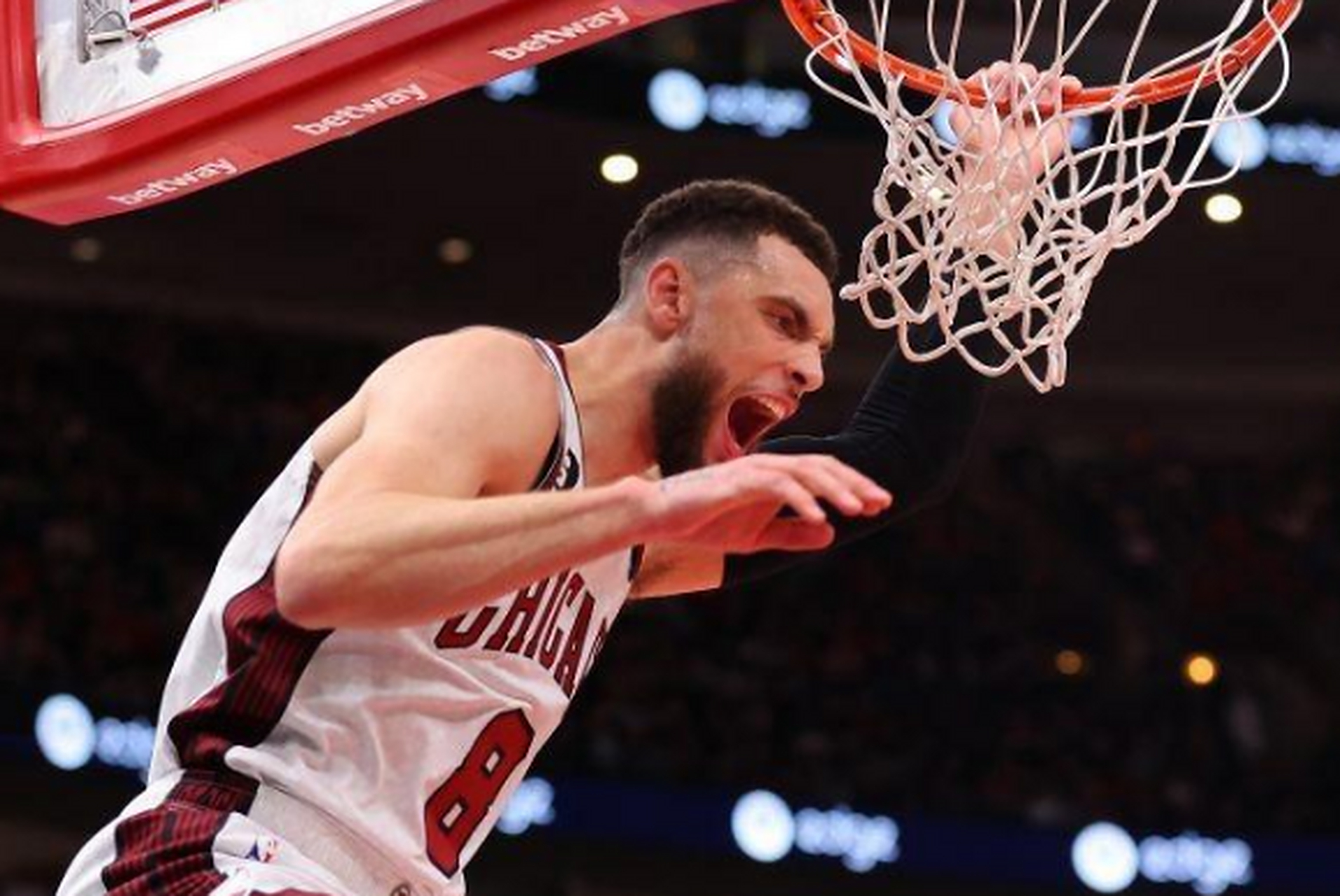 包含马赛胜负两面，表现起伏不定的词条